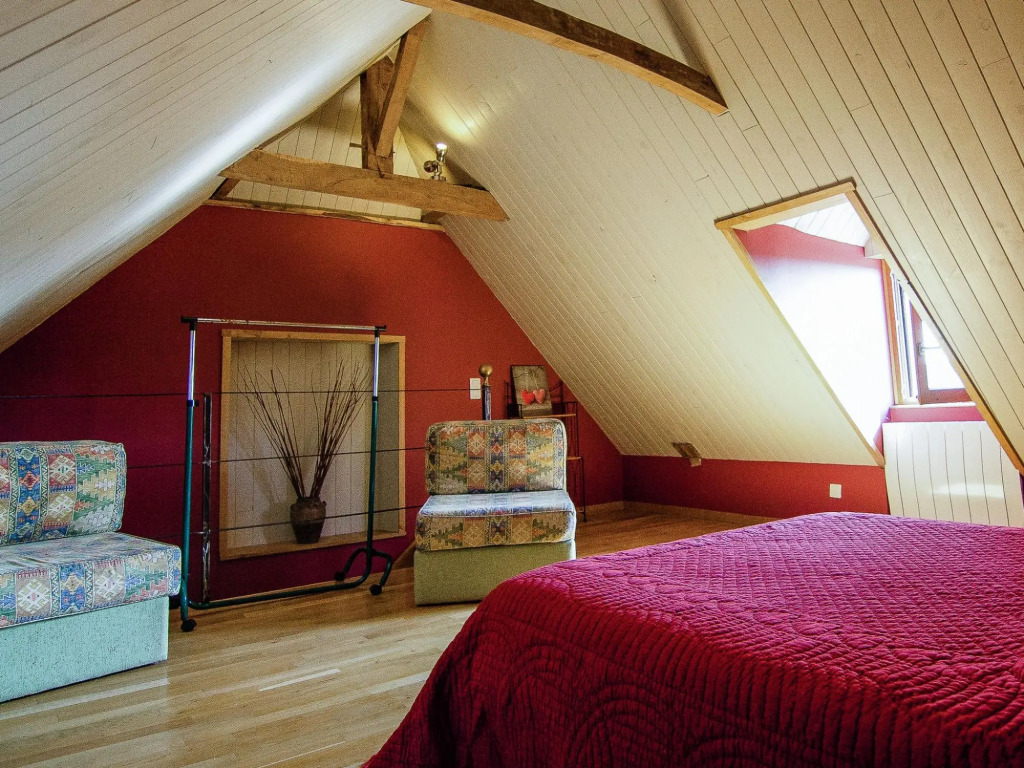 Comfy cottage in Saint Bonnet la Riviére with pool