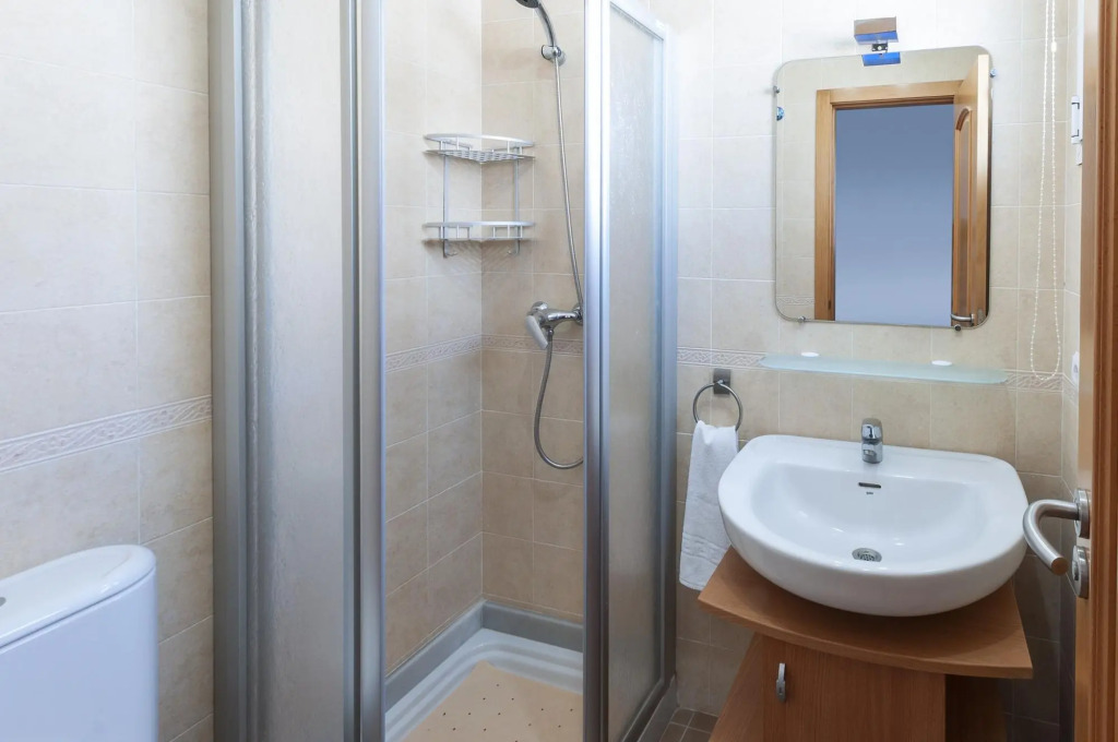 GOLDEN - Chalet with shared pool in Playa de Gandia. Free WiFi