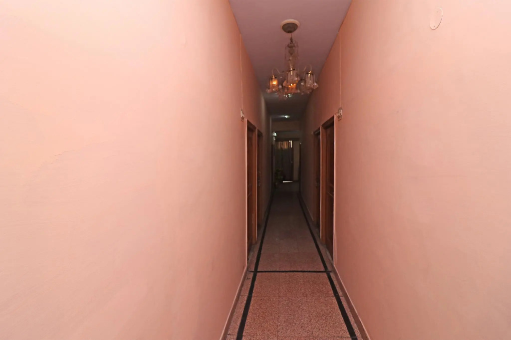 OYO 26791 Hotel Amar Palace