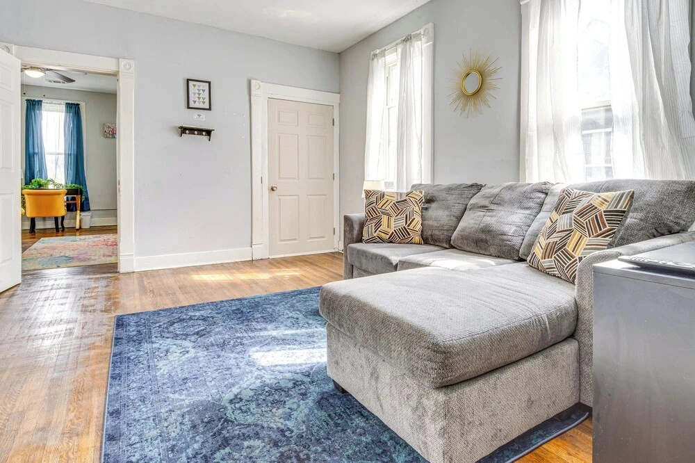 Walk Everywhere! Sleek Fountain Square Stay
