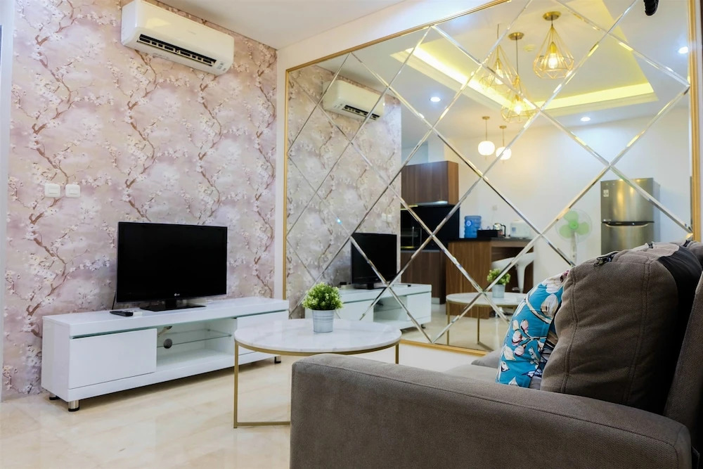 Modern and Homey 1BR L’Avenue Pancoran Apartment