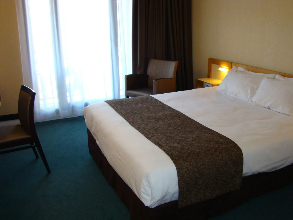 Brit Hotel du Lac