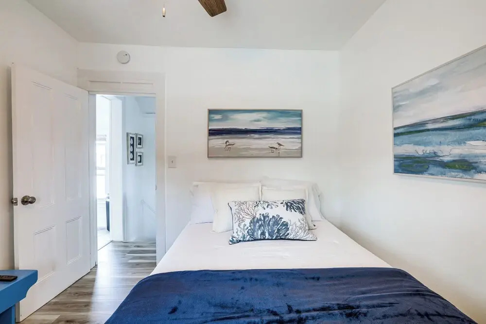 Stroll to Ocean Grove Boardwalk & Beach: Sleek Apt