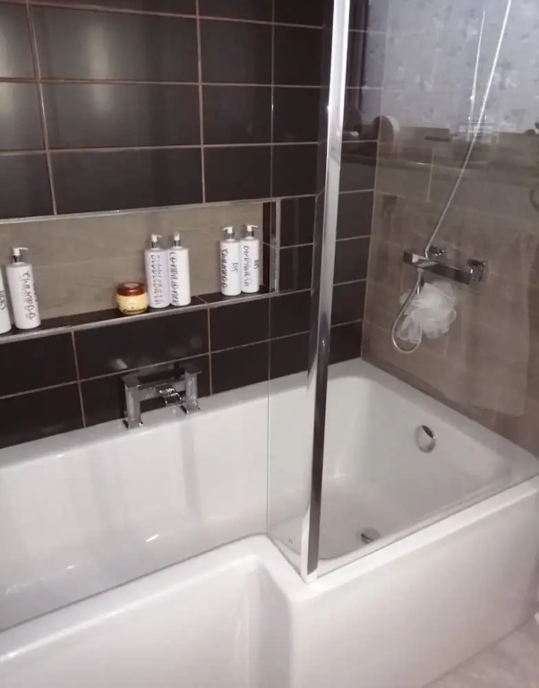 Charming 2-bed Apartment in Eastleigh
