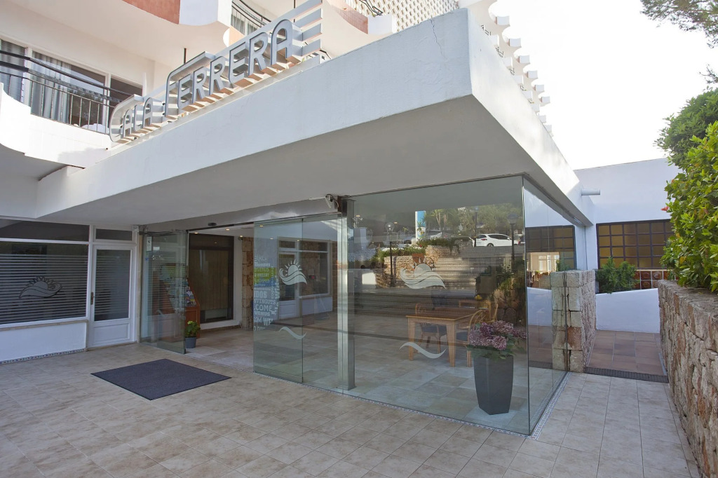 Hotel Cabot Cala Ferrera