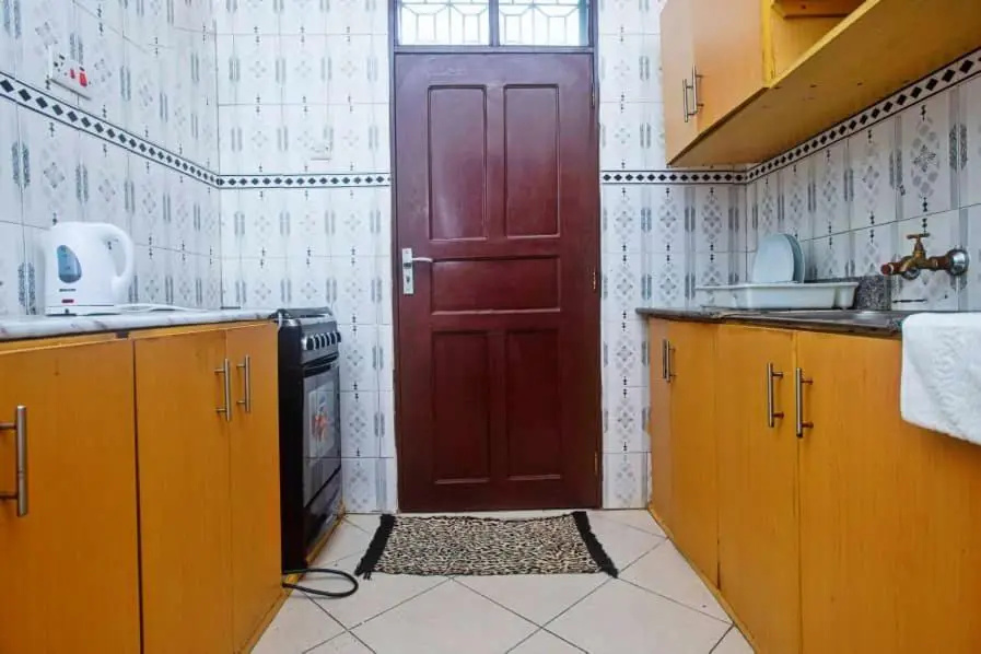 Ecologically sound free wifi&netflix, good kitchen