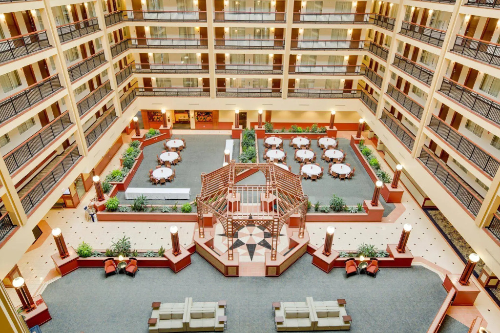 Embassy Suites by Hilton Cleveland Rockside