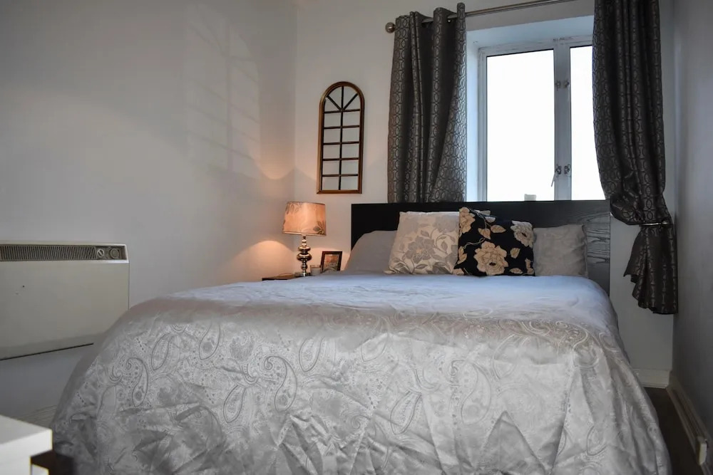 City Centre Top Floor Flat Overlooking Liffey River
