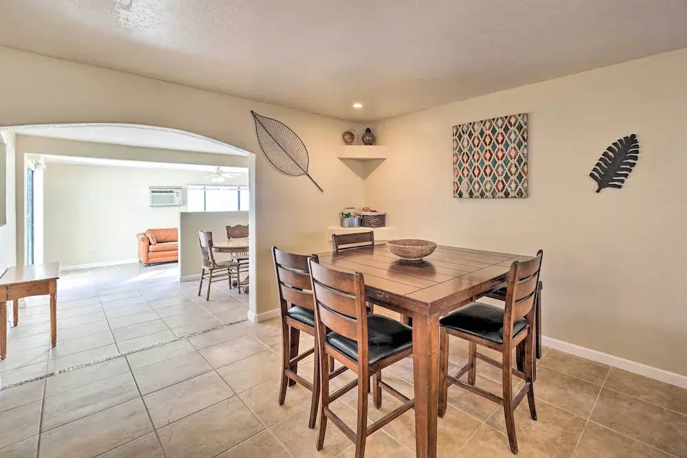 3 Mi to Lake Havasu: Home w/ Patio