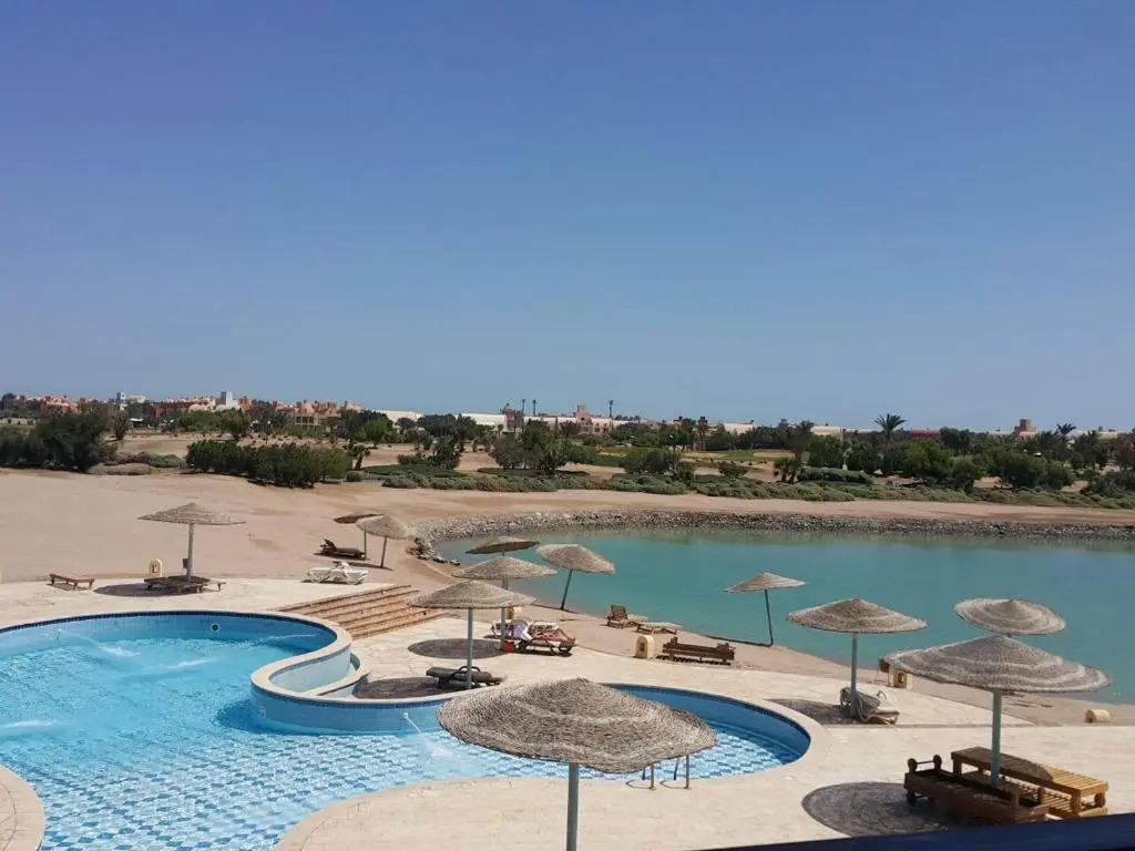 Gouna 1 BR shared pool and lagoon