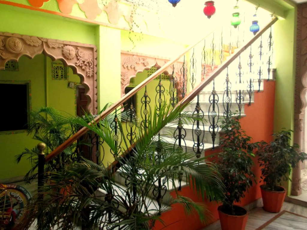 Hotel Paramount Palace
