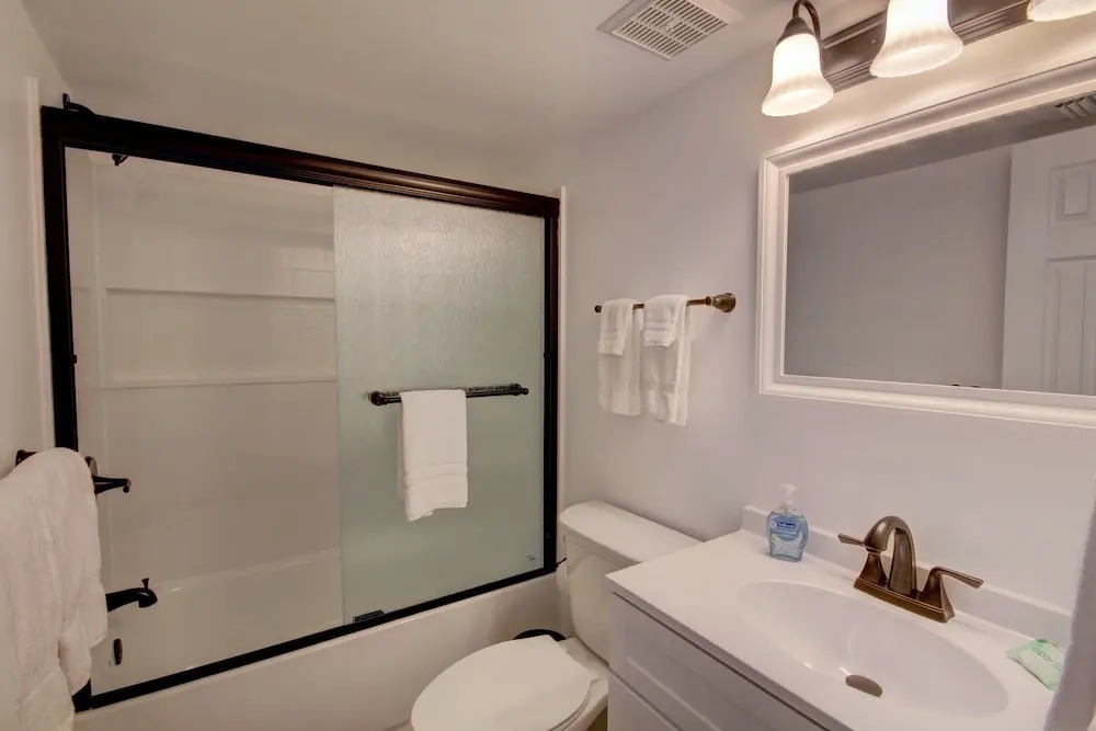 461 El Matador 2 Bedroom Condo by RedAwning