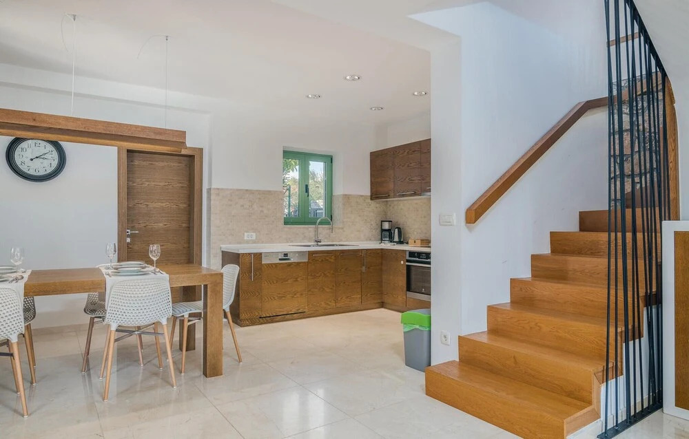 Beautiful Home In Malinska