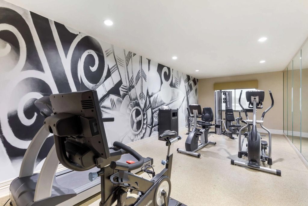 Best Western Plus Burleson Inn & Suites