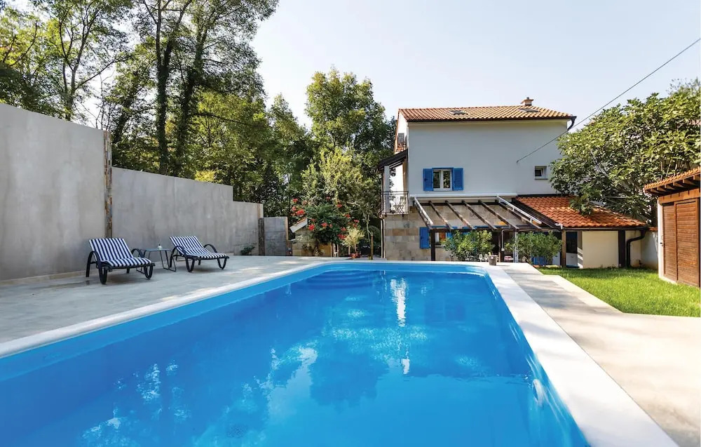Awesome Home In Omisalj