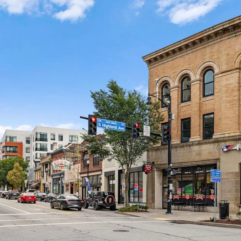 Kasa Accessible Studio in the Heart of Steel City The Maverick