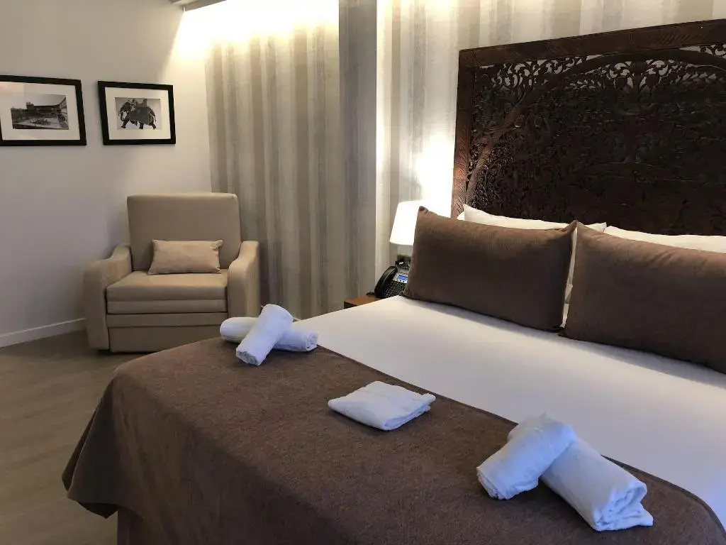 Serennia Fira Gran Via Exclusive Rooms