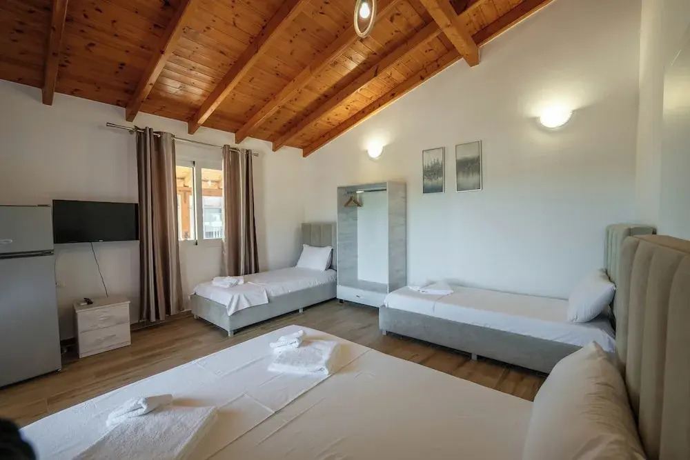Sunny Villa