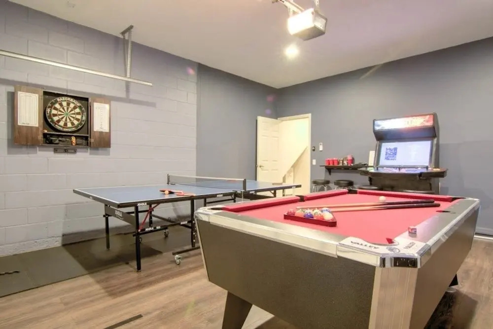 Fabulous Golf Course View Private Pool Game Room! 7 Bedroom Home by RedAwning
