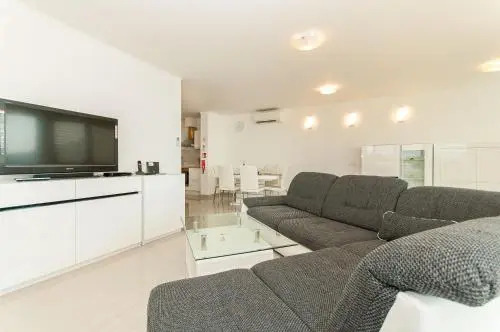 Ap 4 2 In One Of The Most Luxury Building In Omis