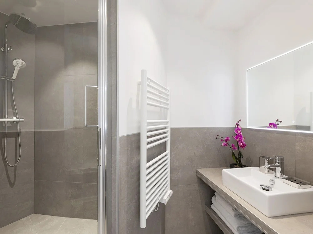 Luxury 3BDR Le Marais III by Livinparis