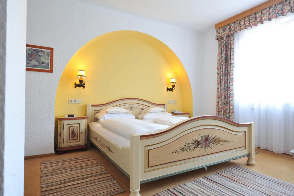 Hotel Tilman Riemenschneider by ANS