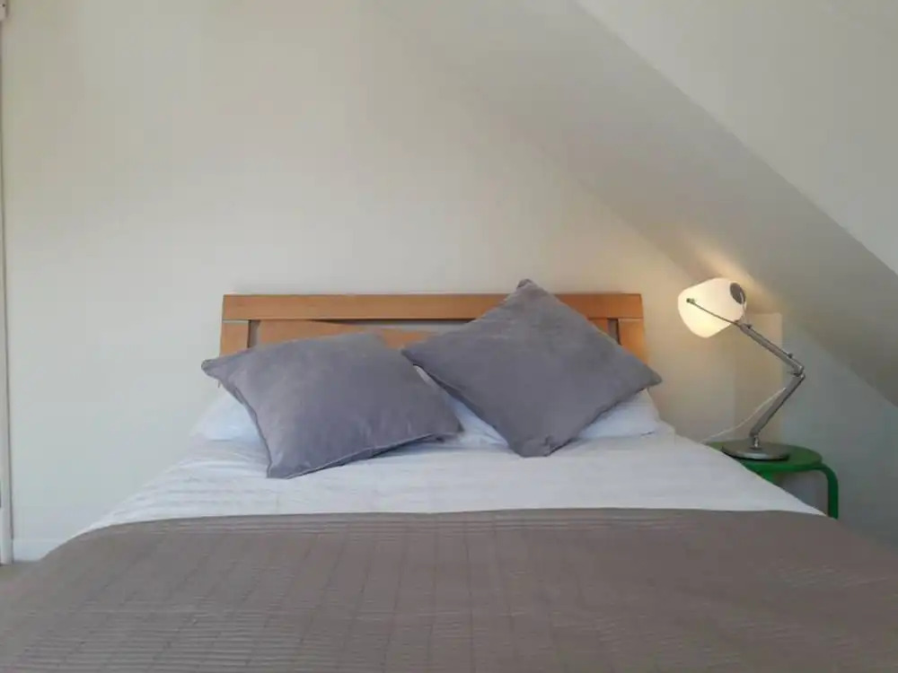 Modern 2 Double Bedroom Flat Near Gloucester Road