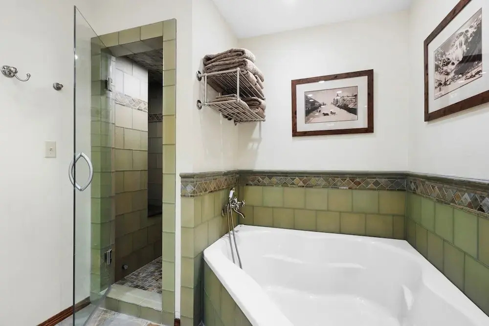 Wildwood Ridge 5 Bedroom Home