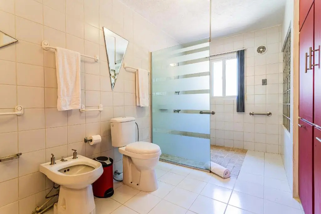 Large Villa With View! Private Pool Free Utilities!