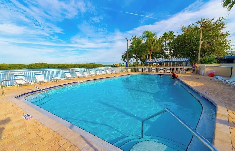 The Mangrove Waterfront Pool Hot Tub Near Beach