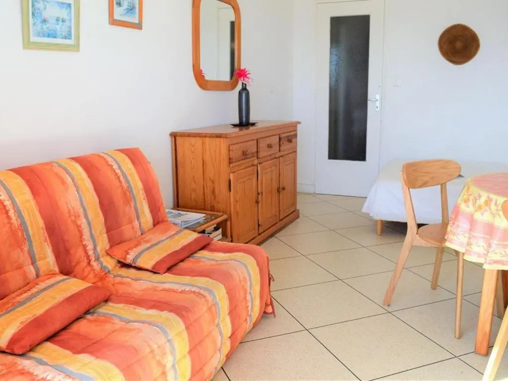 Appartement Le Lavandou, 1 pièce, 2 personnes - FR-1-251-307
