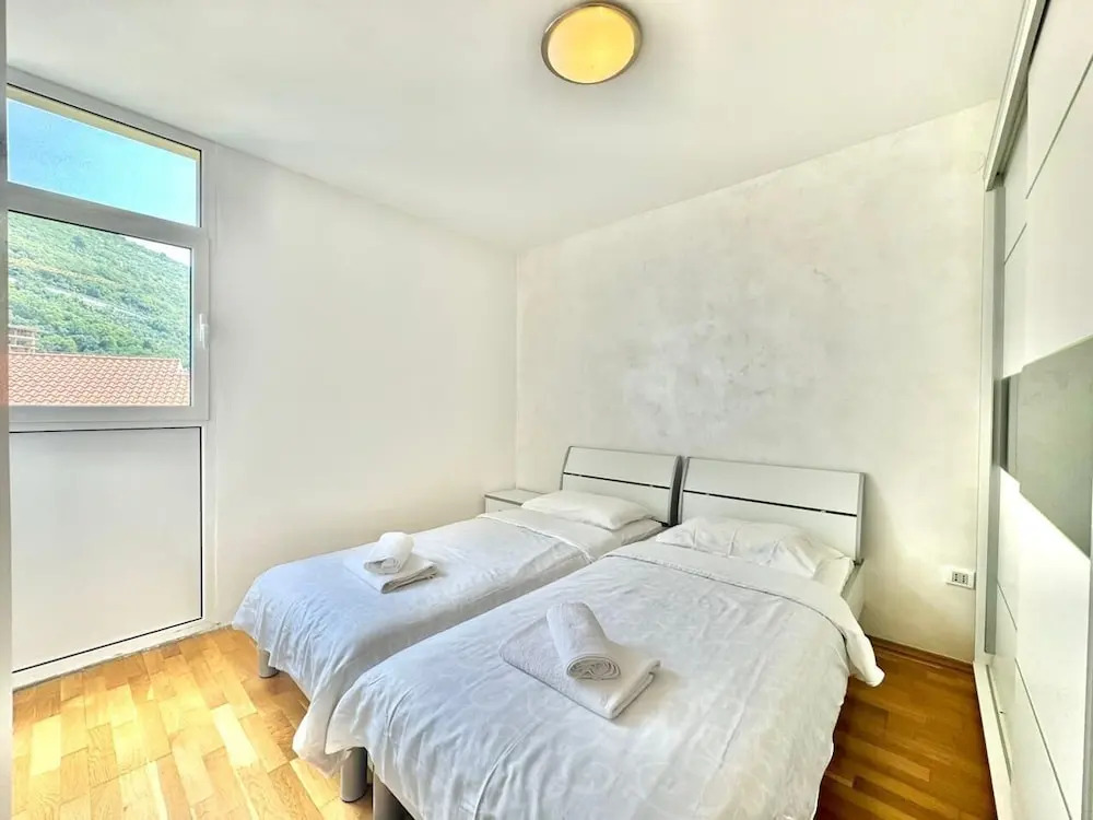 Family three bedroom Apartment Petrovac