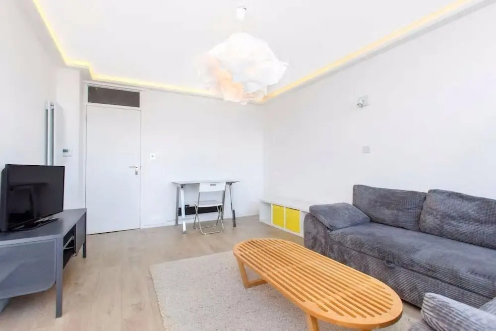 Central 2 Bedroom Apartment With Amazing Views