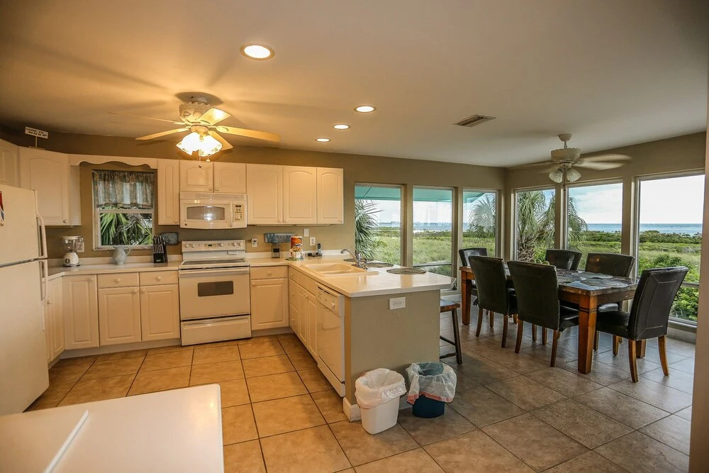 7964 Estero