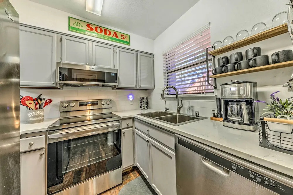 Cozy Ruidoso Condo w/ Grill & Mountain Views!