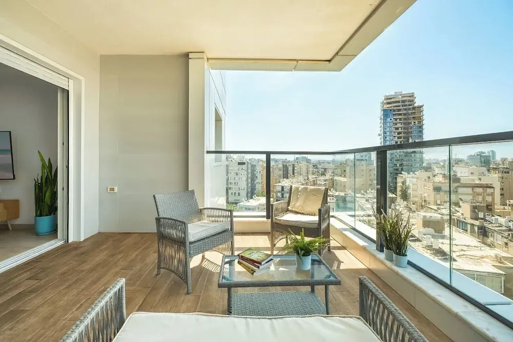 MAMAD - Sea Breeze Netanya Retreat by Sea N Rent