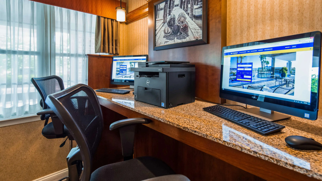 Best Western Plus Easton Inn & Suites
