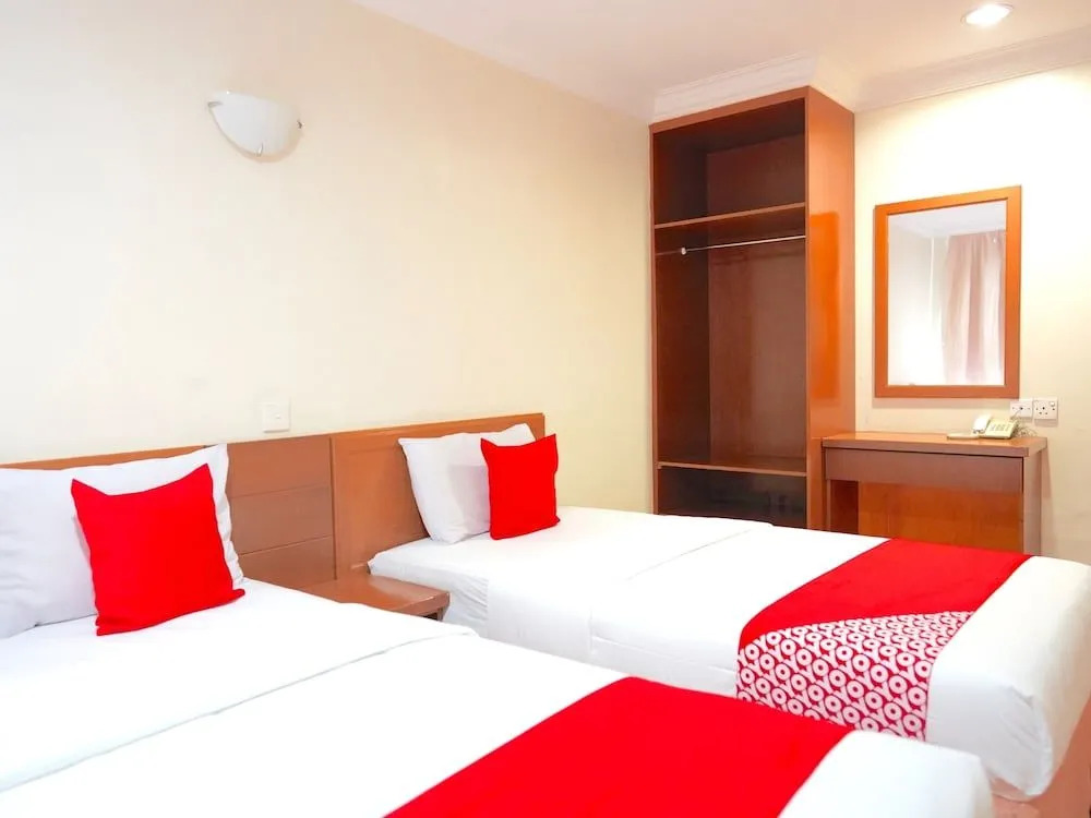 OYO 44051 Sunlight Inn