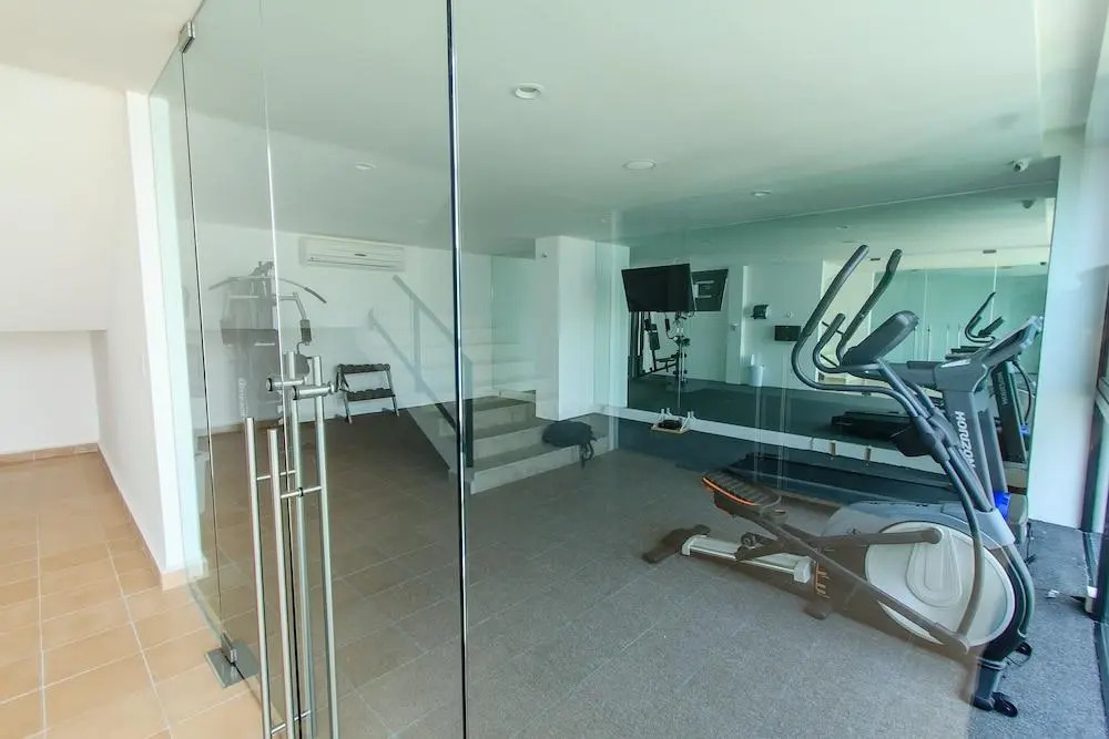 A-Nah Apartments, Rooftop Pool, walking distance to 5th avenue