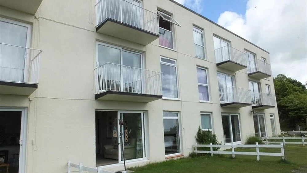 Devon Court 20