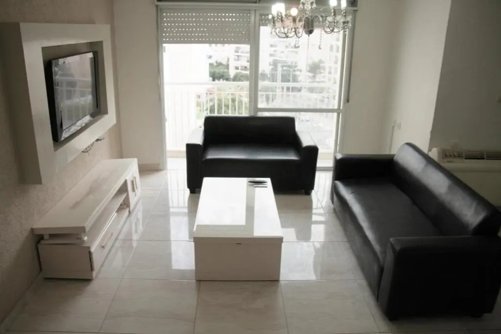 Beautiful 3 Bedroom Apartment