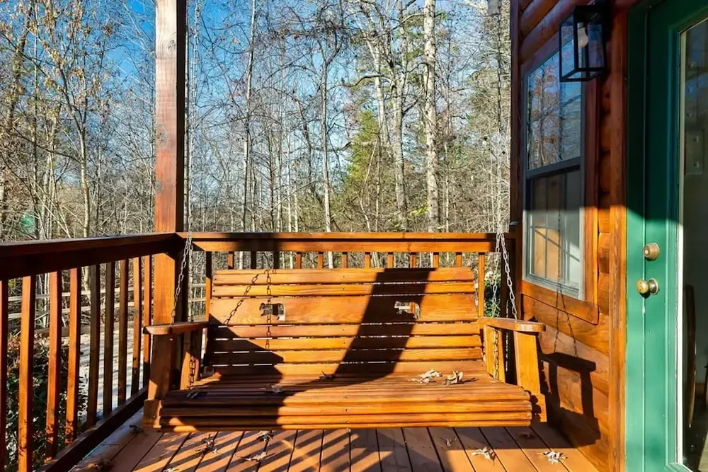 Stunning Cabin w Hot Tub Pool Table Arcades