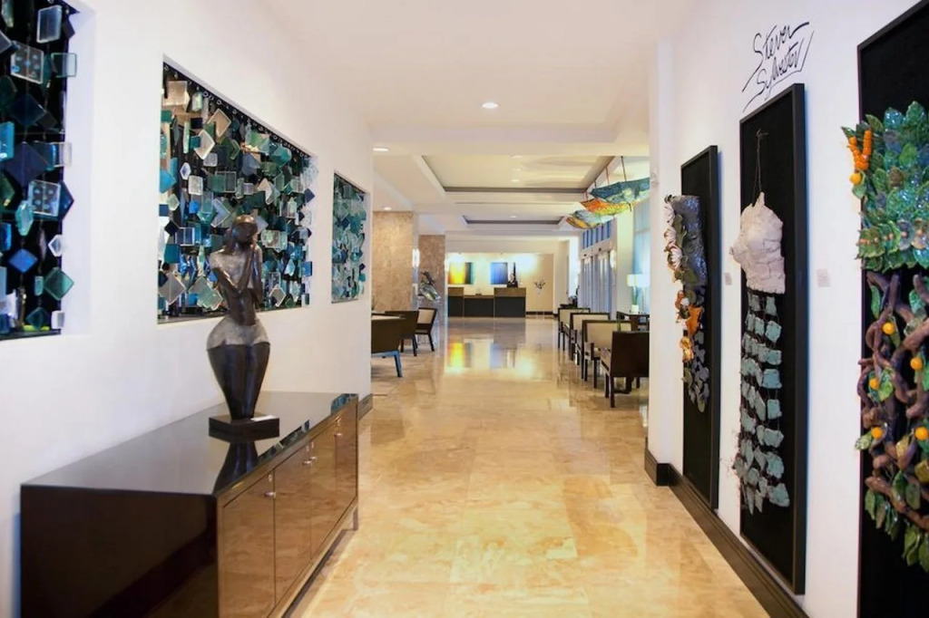 GALLERY One - A DoubleTree Suites by Hilton Hotel