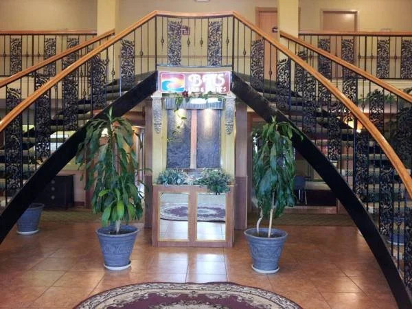 Bays Inn and Suites