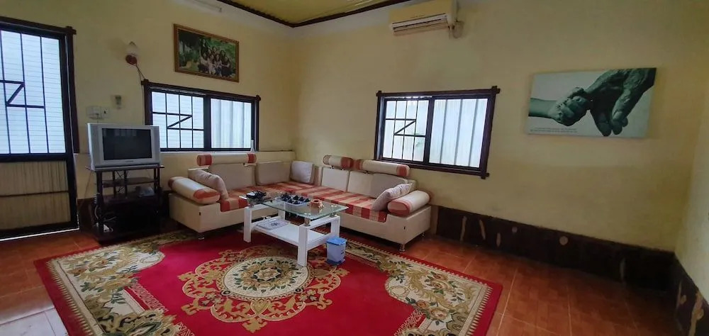 Tithonia Homestay