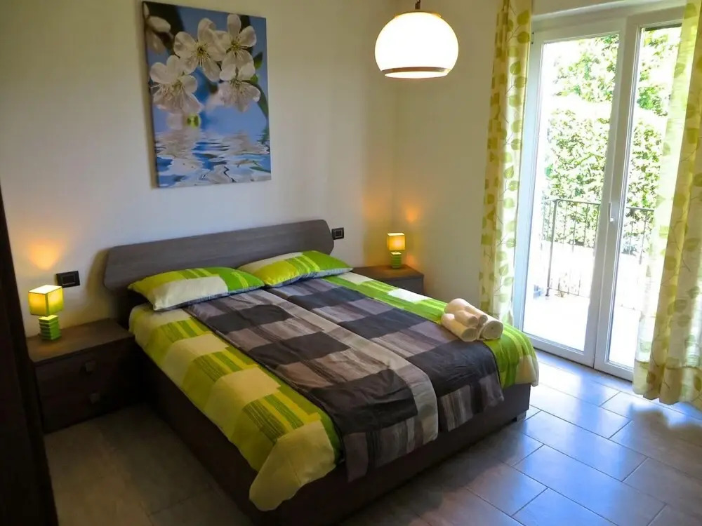 Margo 2 Apartment With Lake View