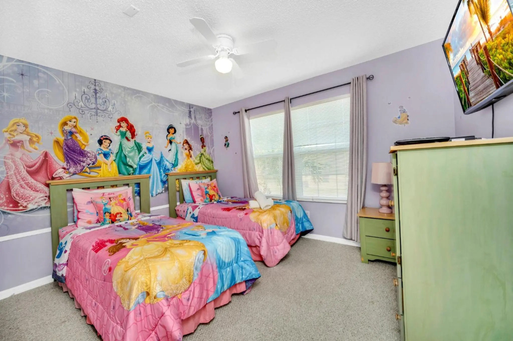 Large 6BR Themed Family Villa Near Disney world
