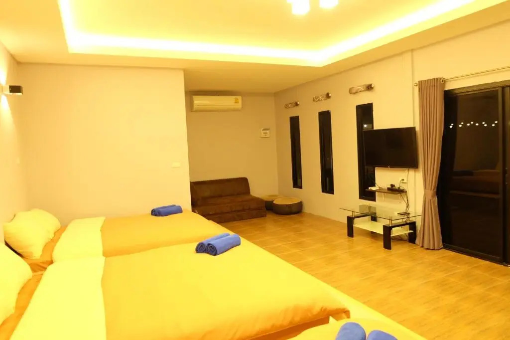 Ponly Pool Villa Huahin 4 Bedroom With BBQ Facilities & Karaoke For 8-25 Pax