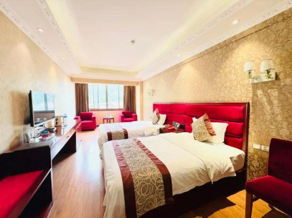 Hongyan Business Hotel