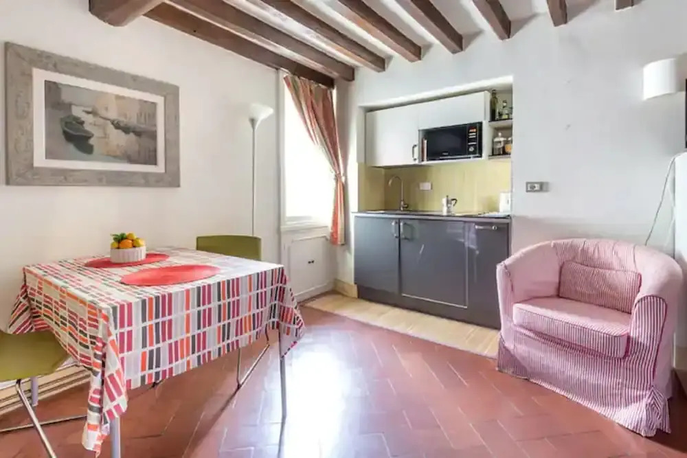 Studio apt (n.2) Ancient Palazzo